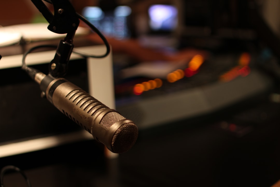 The Art of Drawing Readers In: Your attractive post title goes here black-and-gray-microphone-with-stand-5ullwpos5v8